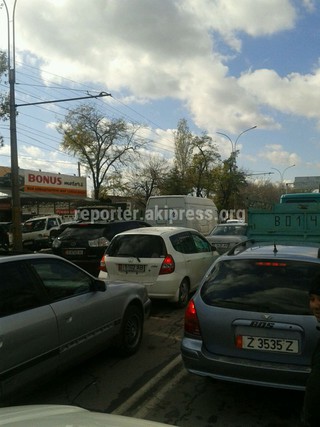 Почему парки строятся только в южной части Бишкека? В районе шлагбаума негде погулять, - читатель <i>(фото)</i>