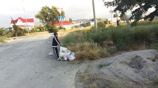 В жилмассиве Арча-Бешик уже месяц не забирают мусор, - читатель <i>(фото)</i>