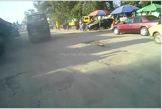 Дорога в районе Старого толчка в плохом состоянии, - житель <i>(видео)</i>