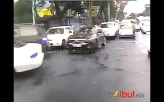 Читатель возмущен, что столичные службы не организовали парковку для участников Айт намаза (видео)