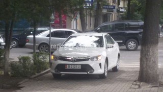 Для принятия административных мер к владельцам припаркованных авто на Чуй-Логвиненко, в УПМ ГУВД Бишкека направлено письмо, - мэрия