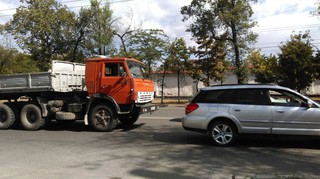 На пересечении улиц Жукеева-Пудовкина и Горького произошло мелкое ДТП <i>(фото)</i>