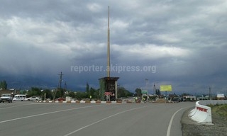 В Балыкчы реконструируют стелу при въезде в город <i>(фото)</i>