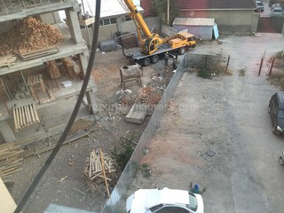 Расстояние от существующего жилого дома и строящейся многоэтажкой на ул.Аэропортинской составляет 14 метров, - «Бишкекглавархитектура»