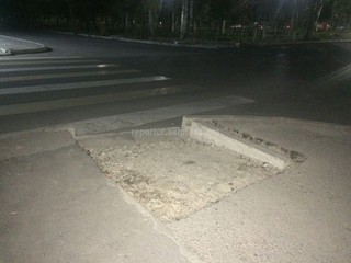 В 8 мкр Бишкека после ремонта не нанесены дорожные разметки, не установлено освещение и не доделаны пандусы, - читатель (фото)