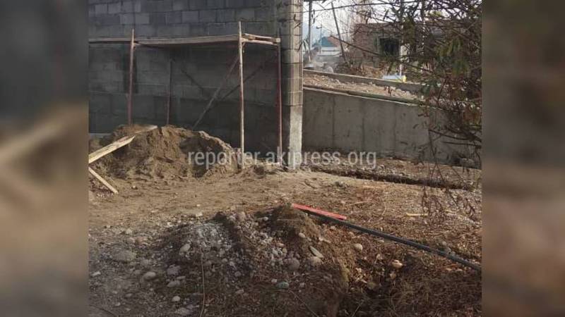Законно ли в городе Токмок строится АЗС рядом с жилыми домами?