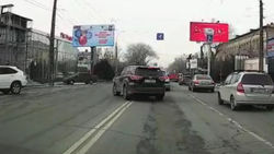 «Хайландер» на Ахунбаева повернул через двойную сплошную. Видео «Хайландер» на Ахунбаева повернул через двойную сплошную. Видео