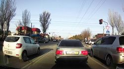 «Рено Сандеро» на Медерова выехал на встречку. Видео