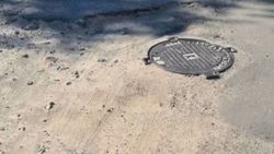 Горожанин жалуется на качество ямочного ремонта на ул.Исанова. Видео, фото