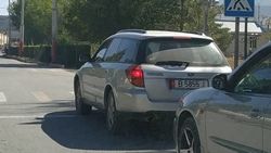 «Субару» заехал за стоп-линию в Нарыне. Фото