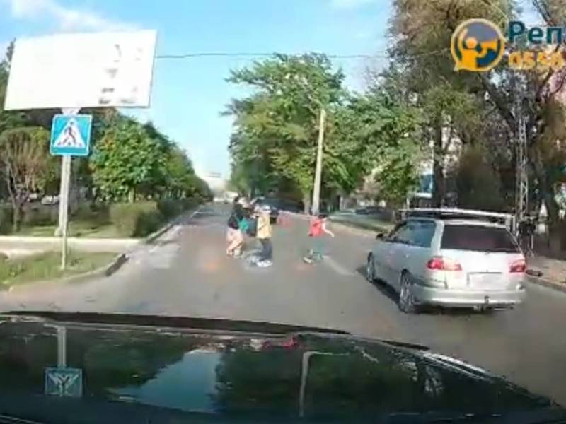 В Бишкеке на пешеходном переходе сбили ребенка