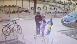 Милиция устанавливает личность мужчины, который приставал к девочке в Аламедине-1