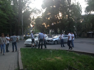 Произошло ДТП на пересечении Московской и Эркиндик <b><i>(фото)</i></b>