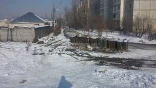 В мкр Тунгуч направлена машина для ликвидации мусора