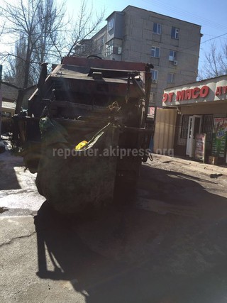 «Тазалык» примет меры в отношении водителя, осуществляющего подбор ТБО в 8 мкр