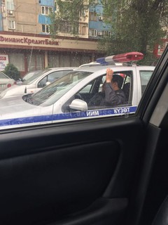 Должны ли сотрудники пристегиваться ремнем безопасности? - читатель (фото)