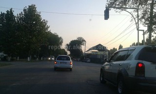 Автодорога Ош — Исфана — Баткен плохо освещается ночью, что создает опасную ситуацию для водителей, - водитель (фото) Автодорога Ош — Исфана — Баткен плохо освещается ночью, что создает опасную ситуацию для водителей, - водитель (фото)