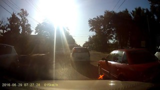 Audi грубо нарушал ПДД, создавая аварийную ситуацию на Ахунбаева-Бакаева, - читатель (фото)