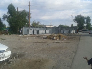 В мкр Тунгуче появились новые мусорные контейнеры <i>(фото)</i>