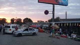 Читатель просит руководство патрульной милиции наказать своего сотрудника за остановку в неположенном месте (фото)