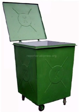 Читатель предлагает увеличить размеры мусорных урн на остановках Бишкека (фото)