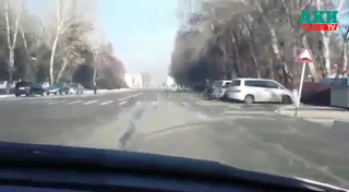 Ош шаарындагы жолдор кардан тазаланды, - окурман <i>(видео)</i>