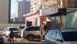 Павильон на Минжылкыева функционирует без разрешительных документов, - мэрия