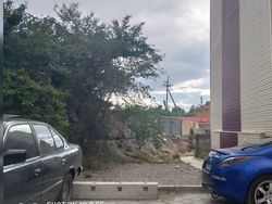 На улице Куйурчуук 1/1 магазин был демонтирован, в связи с отсутствием разрешительных документов, - мэрия