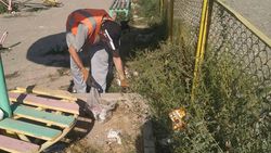 Мусор на детской площадке на улице Шералиева убран. Фото