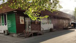 Мэрия прокомментировала вопрос горожанина о том, законно ли магазин на ул.Логвиненко занял тротуар?