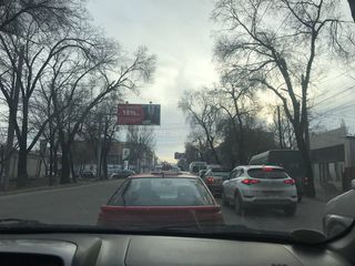 На Горького — Жукеева-Пудовкина необходим дополнительный сектор при движении в восточном направлении, - бишкекчанин