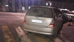 На Фучика-Рыскулова водители припарковались на «зебре»