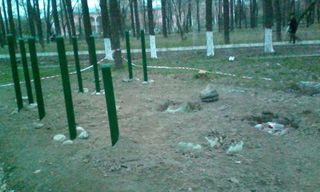 Законно ли демонтировали детскую площадку в сквере около физкультурного института? - бишкекчанин (фото)