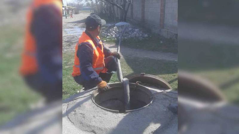 Утечка воды на ул.Карасай в жилмассиве Ала-Тоо устранена. Фото
