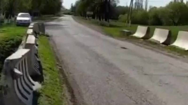 В Чуйской области машина слетела с моста. Видео
