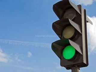 Читатель просит увеличить время зеленого света светофоров города Балыкчы Читатель просит увеличить время зеленого света светофоров города Балыкчы