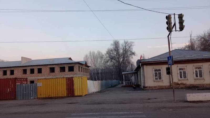 В Ивановке дети учатся в здании ЗАГСа, айыл өкмөтү и детсада. Фото и видео