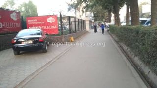 Парковка на тротуаре на пр.Чуй