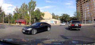 Проезд на красный сигнал светофора на Жаманбаева-Токтоналиева