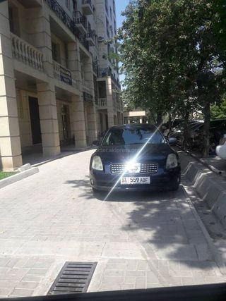 Парковка на тротуаре на Горького-Тыныстанова