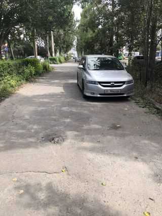 Парковка на тротуаре на ул.Токомбаева