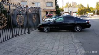 Парковка на тротуаре ул.Ибраимова