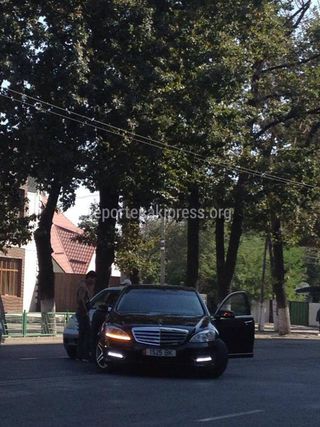 Пересечение двойной сплошной на Жибек Жолу-Уметалиева