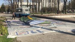 Законно ли в Дубовом парке устанавливают батут? - горожанин