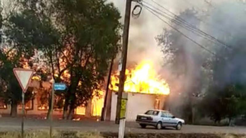 Еще видео пожара в школе в Беловодском
