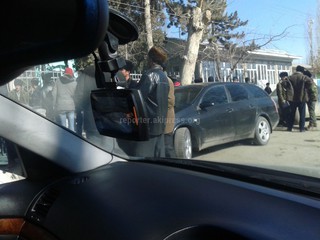 В Ноокатском районе у айыльного окмоту Жаны-Ноокат наблюдалось большое скопление людей, - читатель (фото) В Ноокатском районе у айыльного окмоту Жаны-Ноокат наблюдалось большое скопление людей, - читатель (фото)