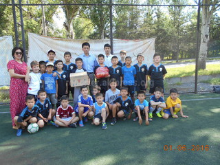 Детям Октябрьского района хозсубъекты и акимиат организовали праздник (фото)