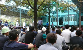 На жума-намаз можно ходить всем, даже милиционерам с оружием, - читатель <i>(фото)</i>