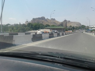 В Оше на ремонт закрыли эстакадный мост по ул.Навои, которому нет и года, - читатель <i>(фото)</i>