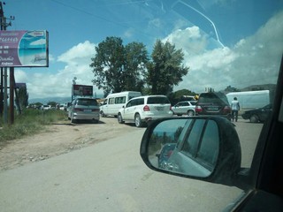 От Чолпон-Аты до Бостери на Иссык-Куле наблюдается пробка, - турист <i>(фото, видео)</i>